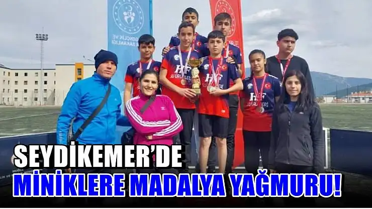 Seydikemer'de miniklere madalya yağmuru!