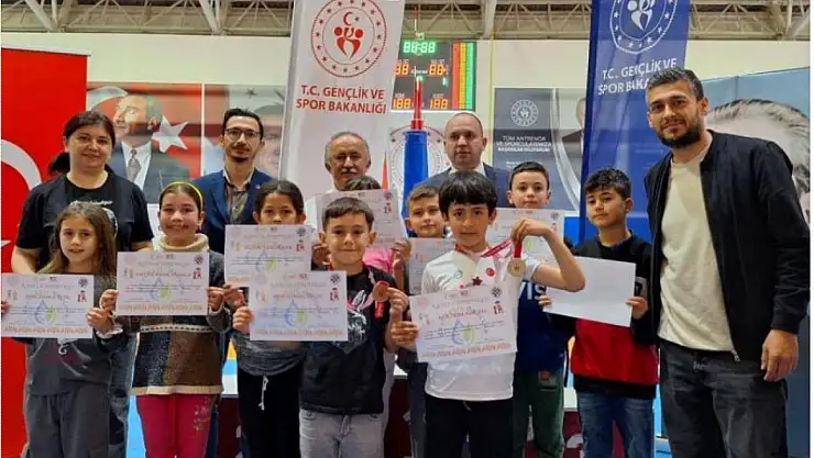 Seydikemer'deki satranç turnuvası bitti
