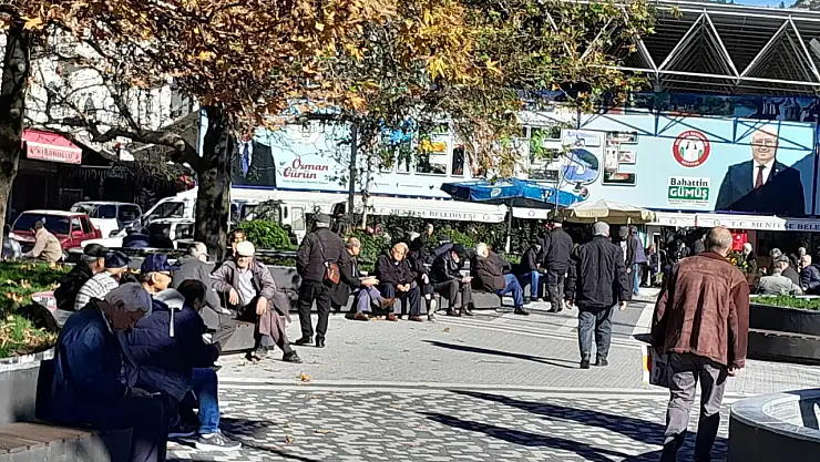 Sıcak havayı gören vatandaş kendini parka attı