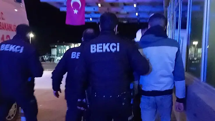 Şüphe üzerine durdurulan şahsın üzerinden komando bıçağı çıktı