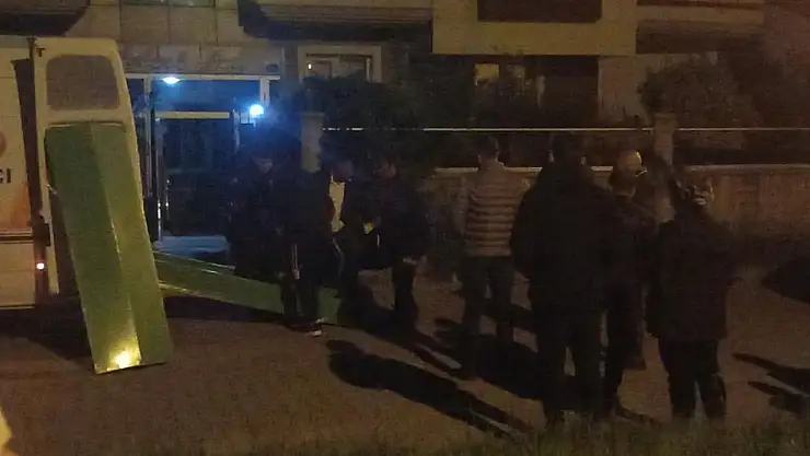 Şüpheli ölüm, evinde ölü bulundu