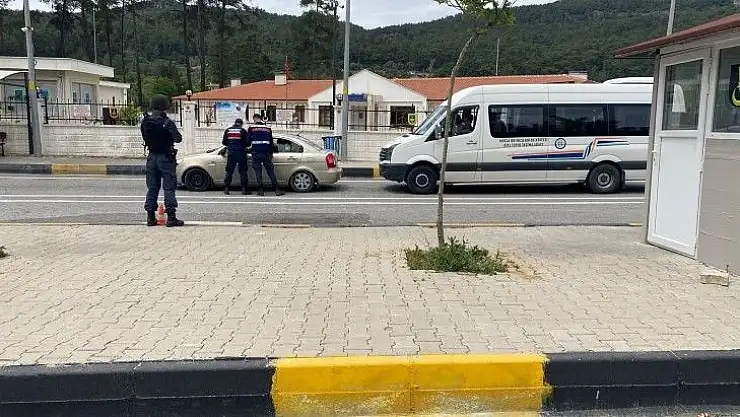 Tam kapanma öncesi Marmaris'e girişte denetimler sıkılaştı