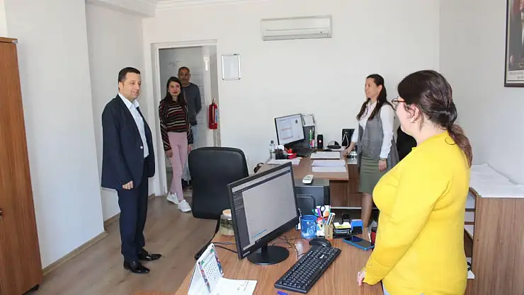 Toprakçı, Sosyal Hizmet Merkezi Müdürlüğü'nü Ziyaret Etti