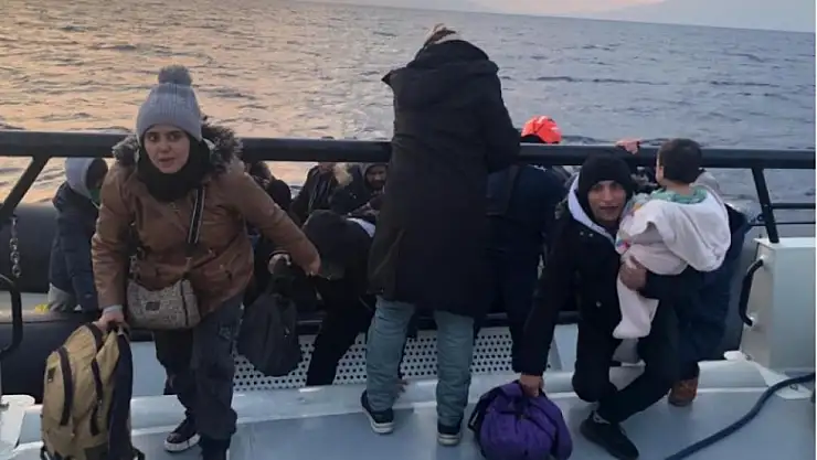 Türk Karasularına geri itilen düzensiz göçmenler kurtarıldı
