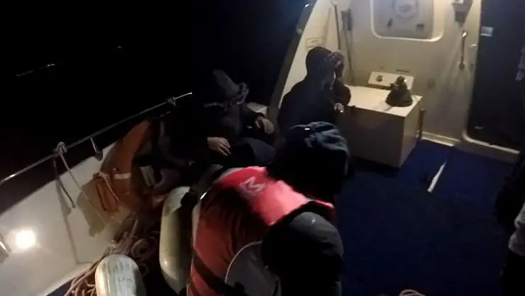 Üç olayda 37 düzensiz göçmen kurtarıldı