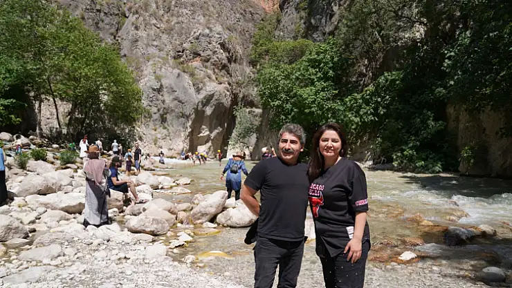 Ünlü oyuncular Saklıkent'in güzelliğine hayran kaldı