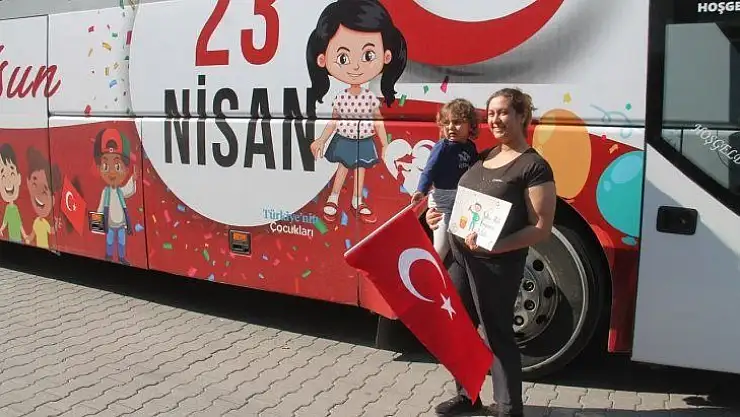 Vali Civelek çocuklar için Fethiye'ye otobüs gönderdi