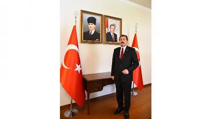 VALİ ORHAN TAVLI'DAN 29 EKİM CUMHURİYET BAYRAMI MESAJI