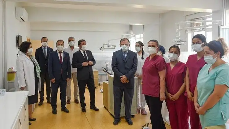 Vali Orhan Tavlı, Diş Hekimliği Fakültesini ziyaret etti