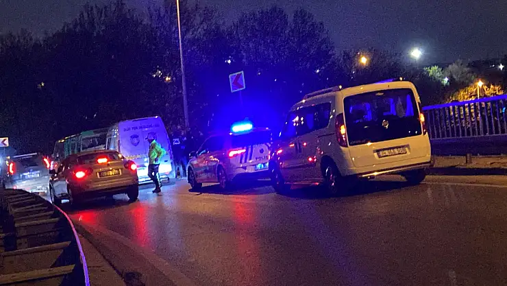 Virajı Alamayan Motosiklet Bariyere Çarptı 1 Kişi Hayatını Kaybetti, 1 Kişi Yaralandı