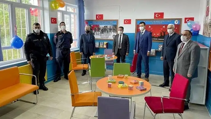 Yatağan'da 'Polis Amca' kütüphanesi açıldı
