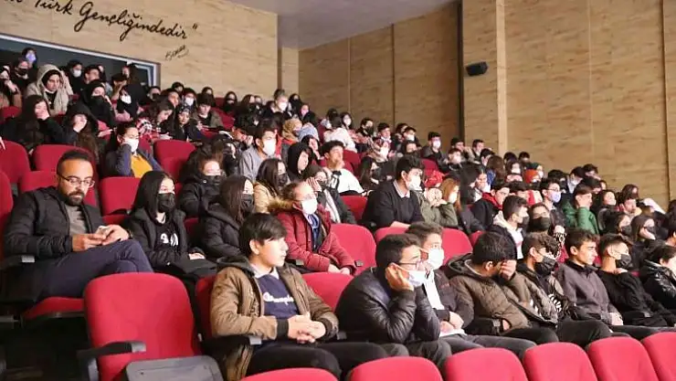 Yatağan'da 'Safahatta İstiklal ve Diriliş' adlı konferans gerçekleştirildi