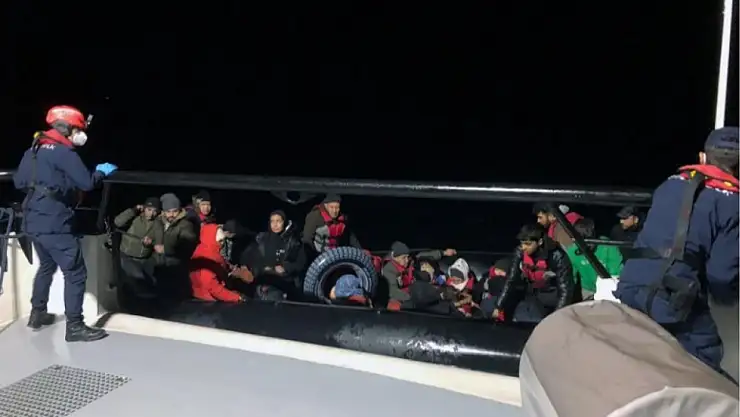Yunan adalarına geçmeye çalışan göçmenler yakalandı
