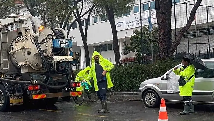 MUSKİ ekipleri 24 saat yağmur mesaisinde
