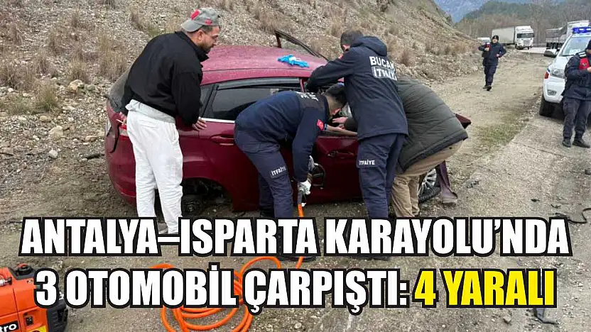 Antalya–Isparta Karayolu'nda 3 otomobil çarpıştı: 4 yaralı