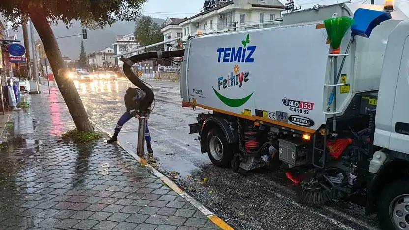 Fethiye Belediyesi'nden yağmur ve fırtınaya karşı 7/24 teyakkuz