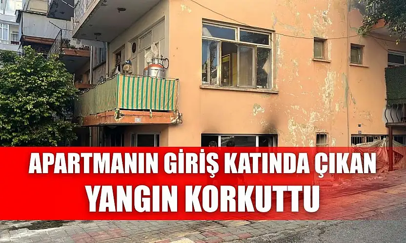 Apartmanın giriş katında çıkan yangın korkuttu