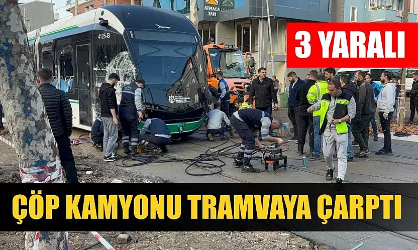 Çöp kamyonu tramvaya çarptı: 3 yaralı
