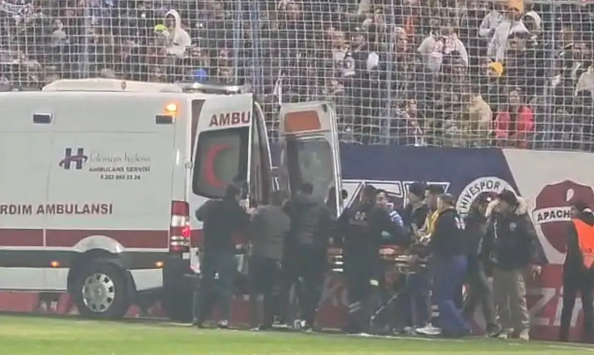 Fethiye'de Türkiye Kupası maçı öncesi bir taraftar tribünden düştü