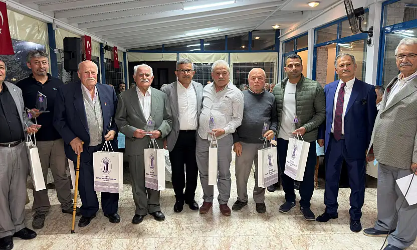 Fethiye Esnaf Odası'ndan 40 Yılını Dolduran Esnaflara Onur Programı