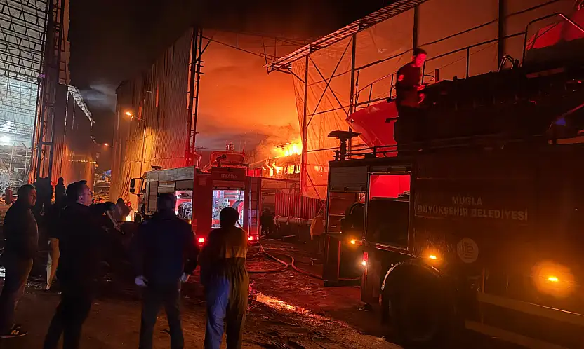Fethiye'de tersanede tekne yangını