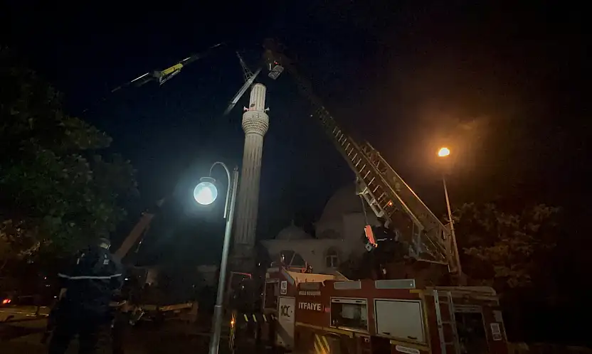 Marmaris'te fırtınada zarar gören minarede çalışma başlatıldı