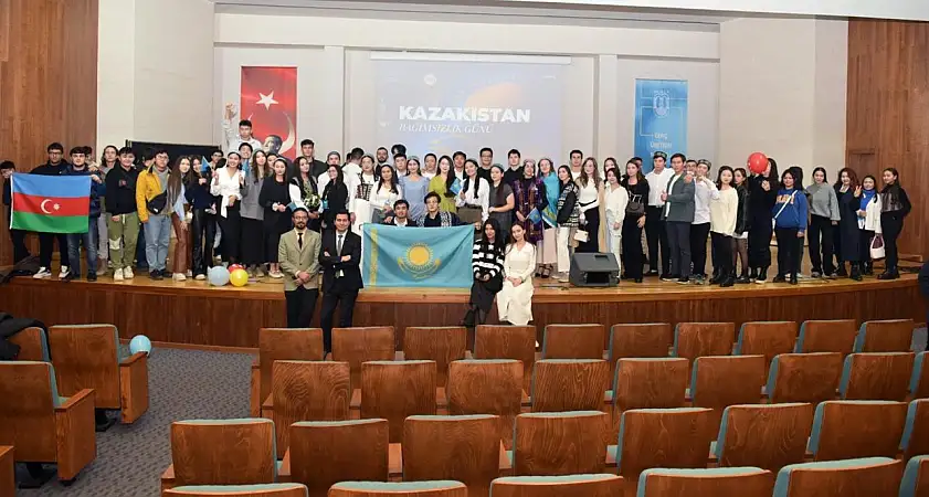 MSKÜ'lü Kazak öğrenciler bağımsızlıklarını kutladı
