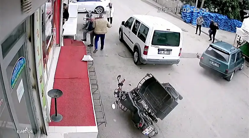 Kontrolden çıkan araç korku dolu anlar yaşattı