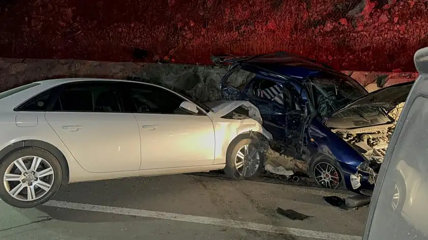 3 aracın karıştığı zincirleme kazada 1 kişi hayatını kaybetti, 3 kişi yaralandı