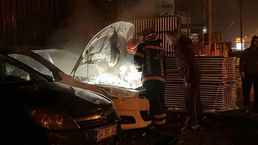 Park halindeki otomobilin kontağını çevirince dehşeti yaşadı: 2 yaralı