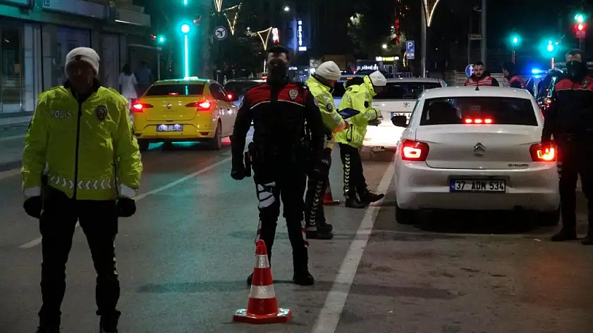 Alkollü olarak direksiyon başına geçip ceza yedi, pişkinlik edip 'Yine olsa yine yaparım' dedi