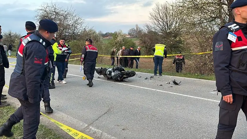 Traktörle motosiklet çarpıştı: 1 ölü, 1 yaralı
