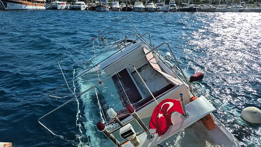 Muğla'da motoryat sulara gömüldü
