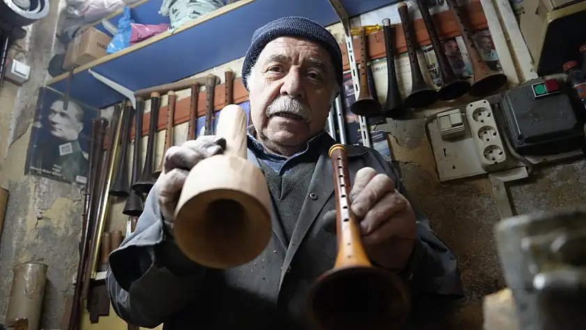 'Çırağım yok, ama zurnam çok!' Bu usta sanatıyla zamana meydan okuyor