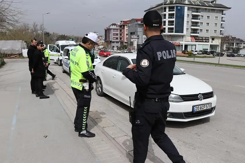 Otomobilin çarptığı yaşlı adam ağır yaralandı