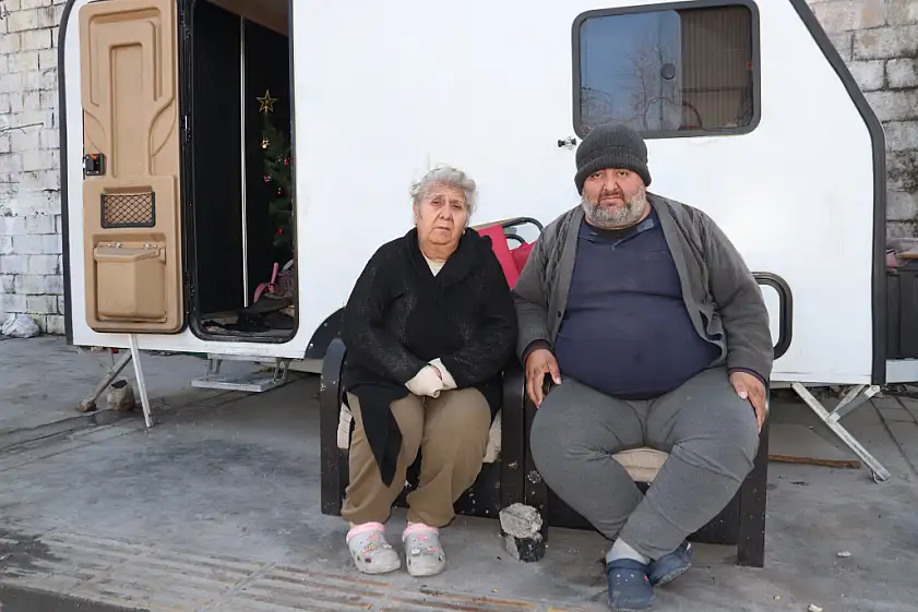 Babasının evi sattığını 5 ay sonra öğrendi