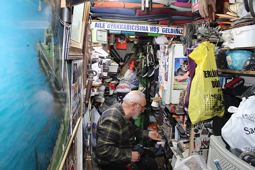 3 metrekarelik dükkana bir ömür sığdırdı