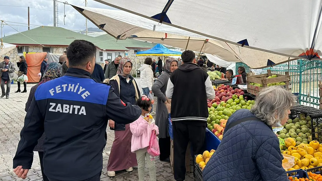 Fethiye’de üretici pazarında zabıta denetimi
