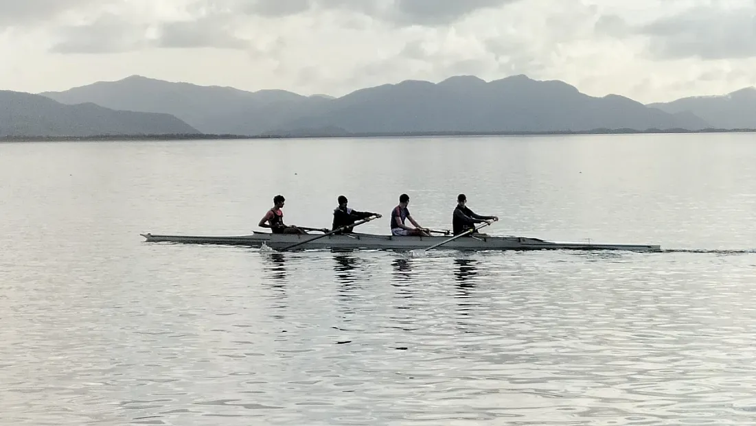 Köyceğiz’de yarıyıl tatili kürek okulu eğitimleri sürüyor