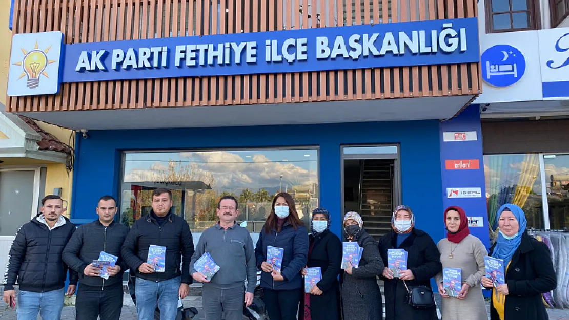 AK Parti kapı kapı gezip, halkı bilgilendirdi