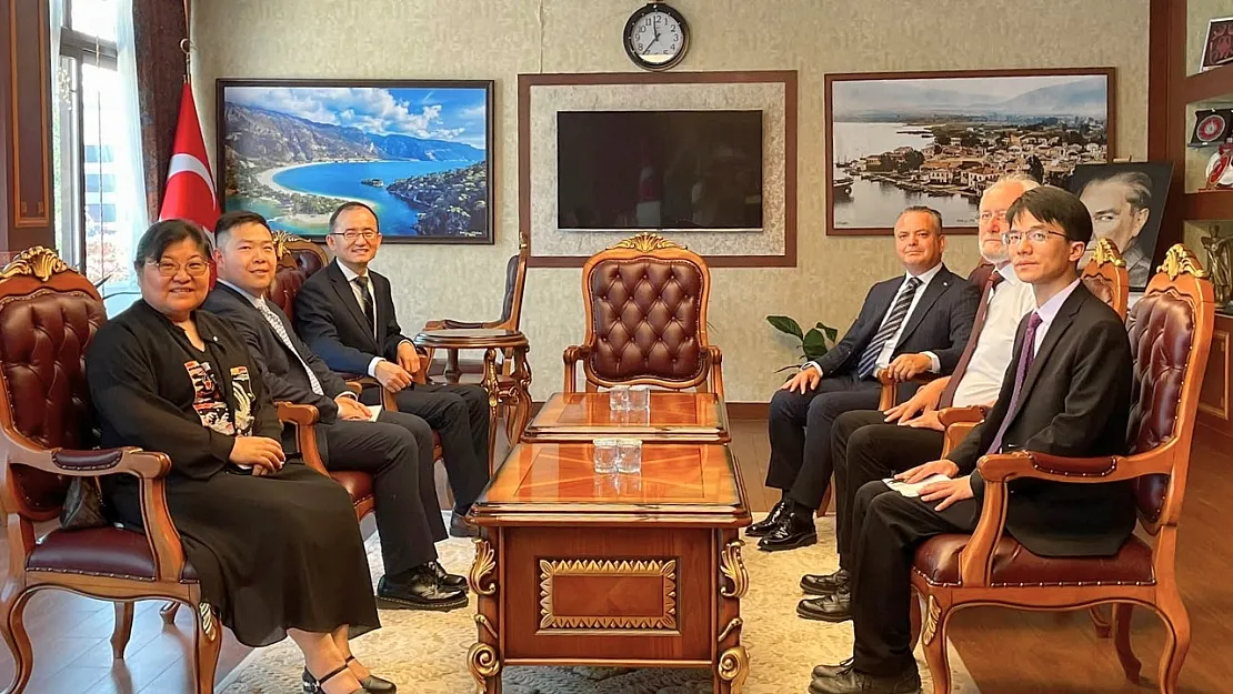 Çin Büyükelçisi Jiang Xuebin'den Fethiye Kaymakamı Akkaya'ya nezaket ziyareti