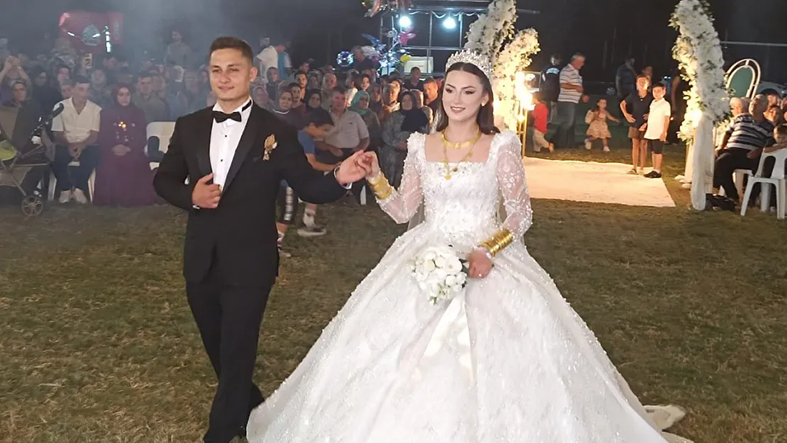 Fethiye'de Aylin Naz ve Durmuş Can'ın mutlu günü