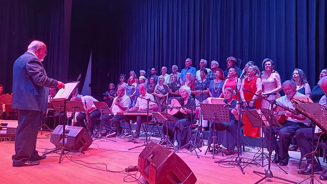 Fethiye'de Birleşik Emekliler Sendikası Türk Müziği Korosundan Unutulmaz Konser