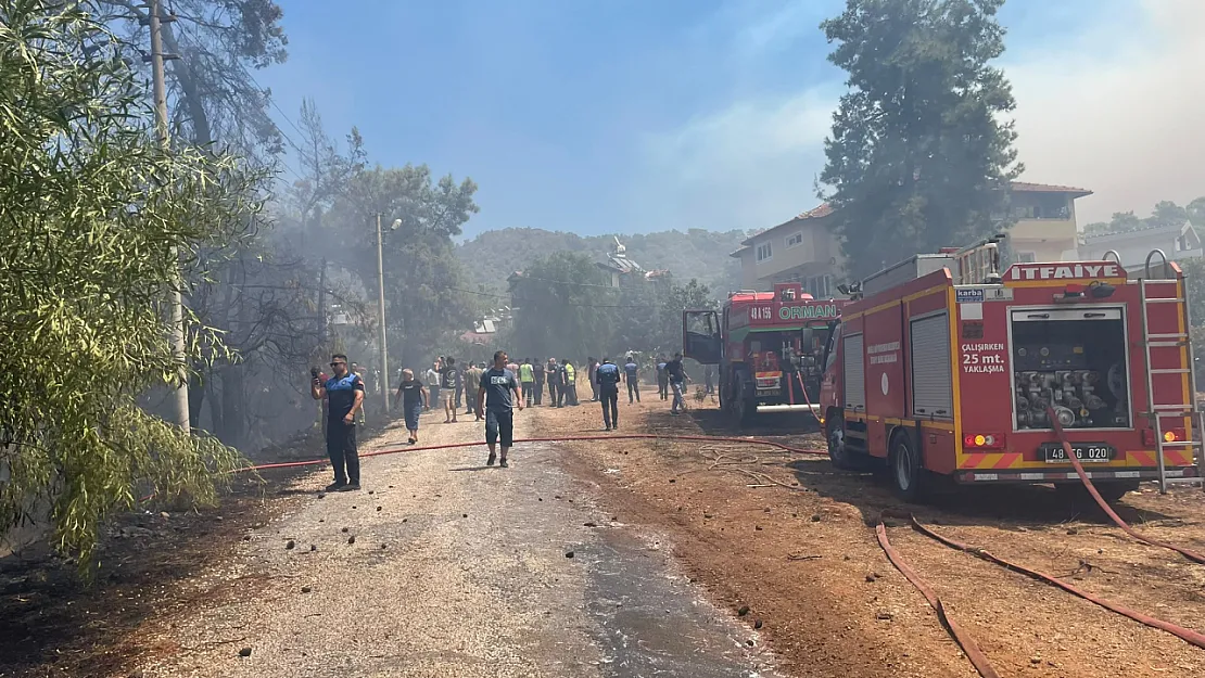 Fethiye'de korkutan yangın kısa sürede kontrol altına alındı