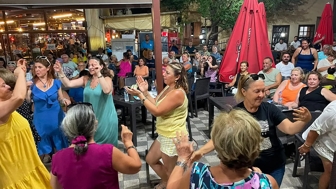 Fethiye'de müzik dolu yaz akşamları devam ediyor