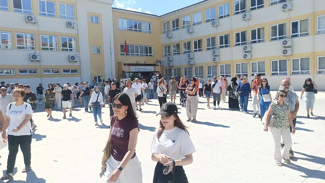 Fethiye'de TYT Sona Erdi: Öğrenciler ve Veliler Derin Nefes Aldı