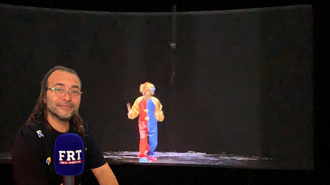 Ünlü Yönetmen Ozan Ozan 'Hologram Şovu'nu Fethiye'ye taşıdı