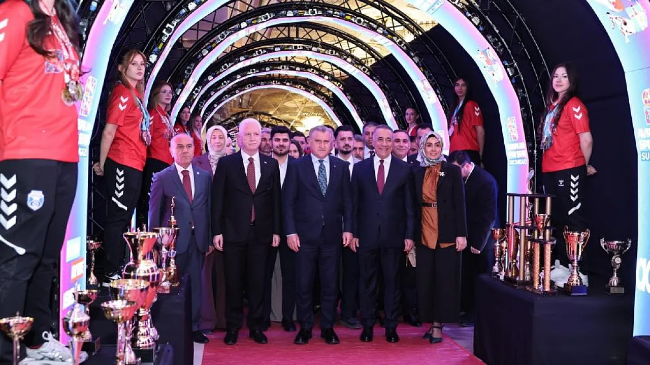 Gençlik ve Spor Bakanı Bak: 'Türkiye her haliyle spor ülkesi olma yolunda hızlıca ilerliyor'