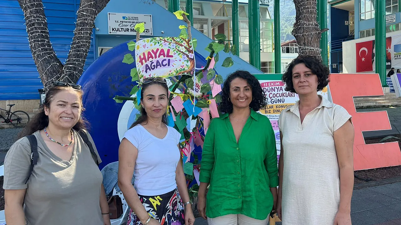 Fethiye’de kız çocuklarının hayalleri ‘Hayal Ağacı’nda buluşuyor