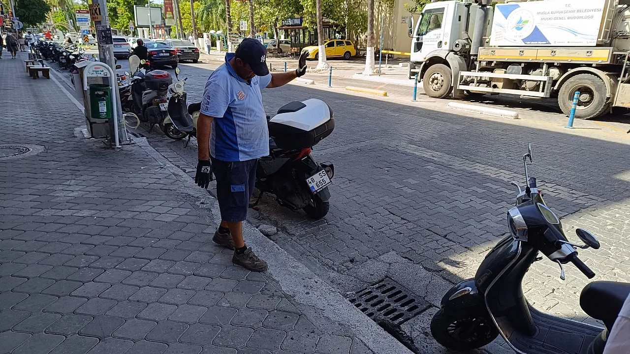 Fethiye’de tıkanan kanal MUSKİ ekiplerinin müdahalesiyle açıldı